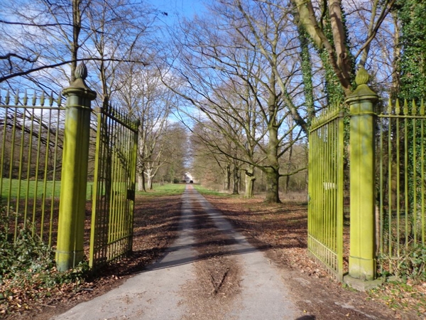 Dreef naar Kasteel De Lalaing (16e eeuw)