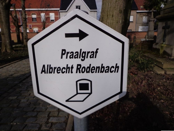 Op zoek naar het graf van dichter Albrecht Rodenbach