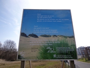 We trekken de duinen in