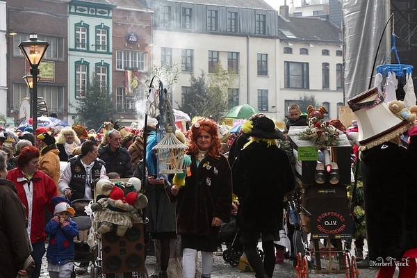 sized_sized_IMG_25929a  Aalst Karnaval dinsdag int gat van de met