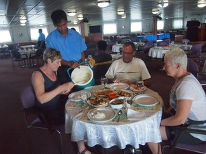 Maaltijd op de ferry..natuurlijk rijst..!