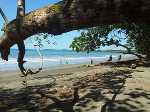 Uitstap naar strand in Nabire..!