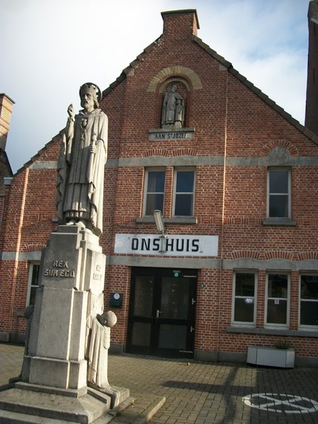 015-Dorpsplein te Pamel