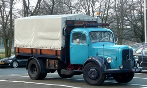 3inch_P1330756_MercedesBenz1951L3500_BN4924