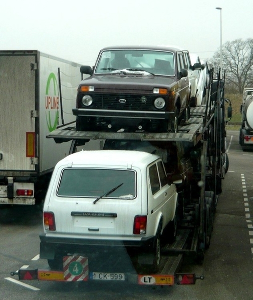 3inch_P1150030_LadaNivaSplinternieuwOptruck