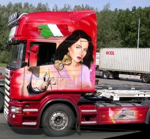 3inch_DSCN6425_iHateTrucks=Italia