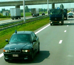 3inch_P1360364_BMWpolice_ConvoiNLtruck