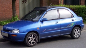 Mazda 121BolhoedCabrio1989BollekeBubblecarJellyBean