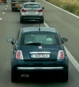 P1400357_Fiat-500_Licence-plate_Els-040-geborenQ