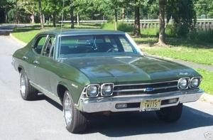 1972_Chevrolet-Chevelle-sedan-green_2green69