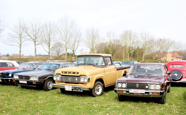 IMG_9527_Ford-V8-pickupje-1oyh-710_Toyota_1-oad-721