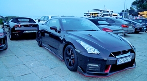 DSCN5069_Nissan-GTR_zwart-rood_HR-ZG-5888GS