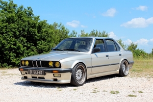 IMG_9868_BMW-325i-sedan_DF-543-WT