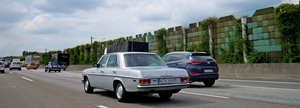 DSCN5772_Mercedes_300D-diesel_Sedan-silber_Wi-240H