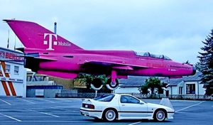 2004-09-1966_Mazda-Witte-RX-7&mig21pink_onze=Jpeg