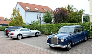 IMG_1147_Mercedes-Benz_190-Ponton-sedan-W 121-QQQ_blauw_HP-i960H