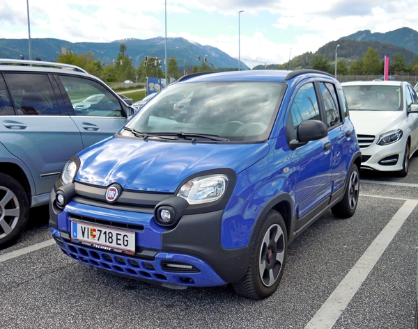 DSCN4624_Billa-Blauw_Fiat-Panda-Cross_A_Vi-718-eg