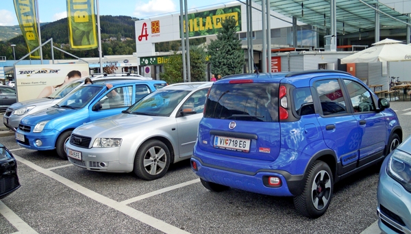 DSCN4625_Billa-Blauw_Fiat-Panda-Cross_A_Vi-718-eg_Subaru-Justy-G3