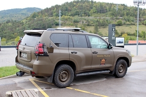 IMG_0018_Toyota-Land-Cruser_Kaki-groen_Vojaška-policija_Militair