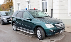 IMG_0013_Mercedes-ML-320-cdi_groen_QQQ_SV-08-597_Blauwlicht