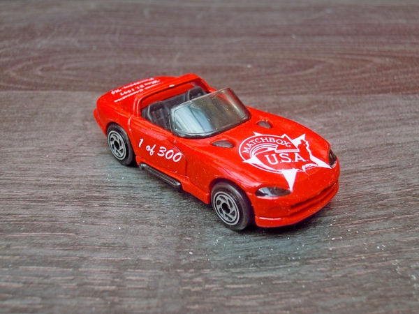 DSCN5606_Matchbox_Dodge-Viper-RT10_red_1of300-16th-Matchbox-USA-C