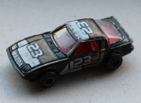 Majorette_Mazda_RX7SA_BlackGoldSilver-23_No257=damaged_IMG_6549