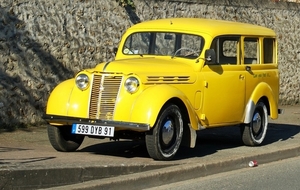 Renault_1937-1960_Renault-Dauphinoise-Juvaquatre-break-Essonne_eX