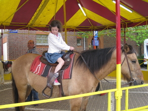 10) Fiere Jana op het grootste paard