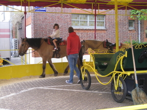 11) Jana rijdt haar toertjes