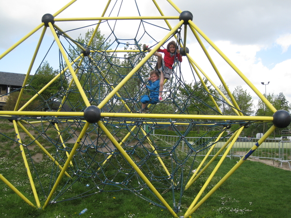 48) Naar de speeltuin De Bres te Halle