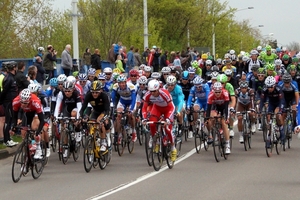 Ronde V.Vlaanderen doortocht-Izegem