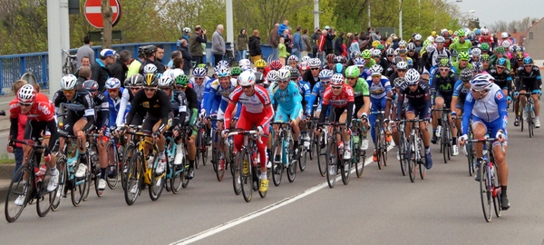 Ronde V.Vlaanderen doortocht-Izegem
