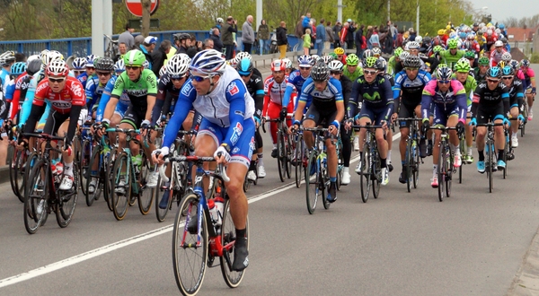 Ronde V.Vlaanderen doortocht-Izegem