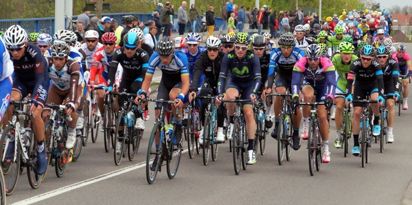 Ronde V.Vlaanderen doortocht-Izegem