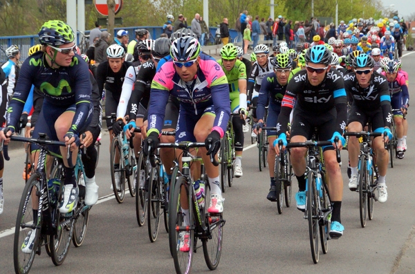 Ronde V.Vlaanderen doortocht-Izegem