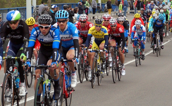 Ronde V.Vlaanderen doortocht-Izegem