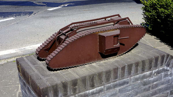 Tank Memorial-14-18-Poelkappele