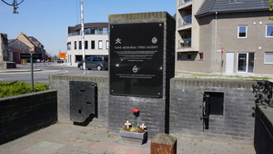 Tank Memorial-14-18-Poelkappele