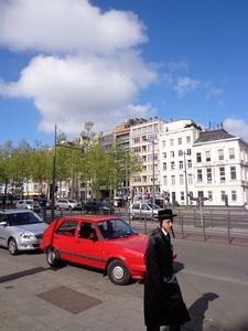 Hier en daar zagen we Joden in typische kledij