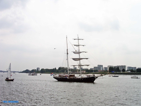 SCHOENERBRIK Nederlands SCHELDE 20040724