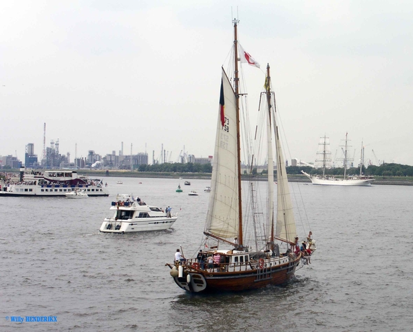 SFEER OP HET WATER 20040724