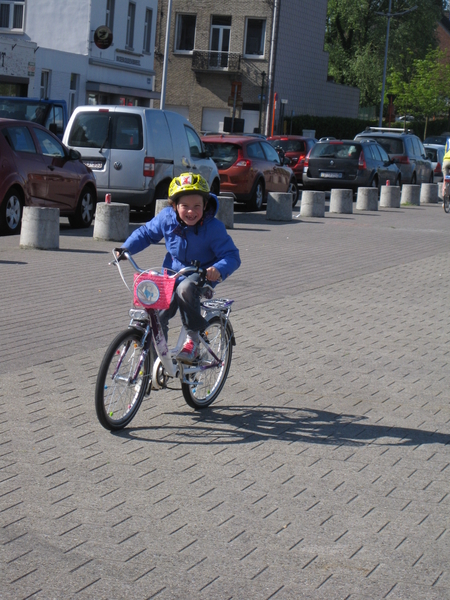 44) Jana op 't stationsplein