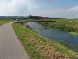 Bruggetje in 2007 geplaatst voor wandelen in de landerijen