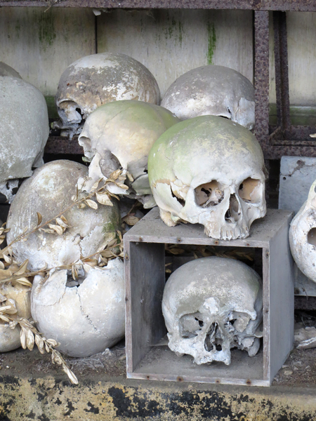 Op het kerkhof van Marville