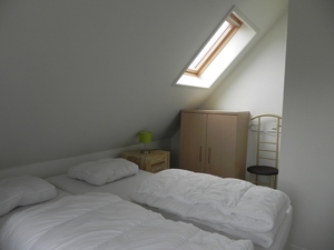 3e (kleine) slaapkamer - verdieping (foto uit andere hoek)