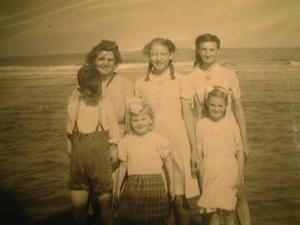1946 dad fam. at the sea Oostende  (7)