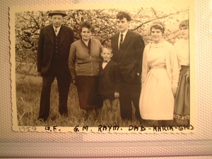 1959 dad parents Maria Gilaine Raymond  (2)
