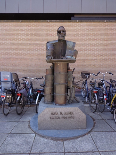 Standbeeld Pieter De Somer - Rector