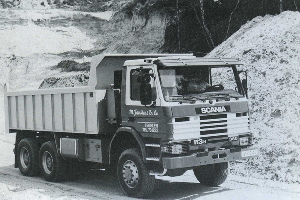 SCANIA-113H
