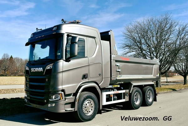 SCANIA-R550